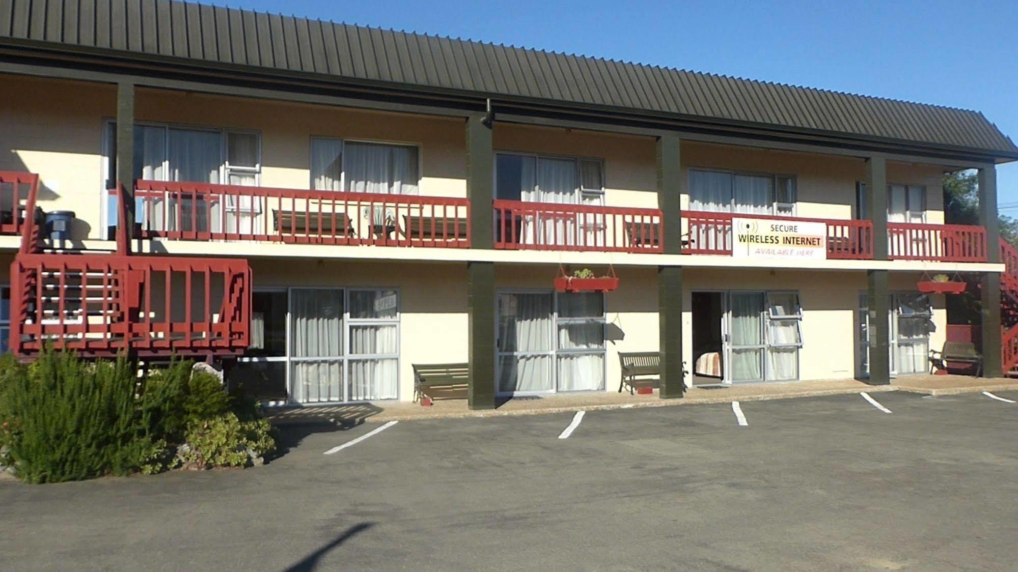 Alpine Motel Oamaru Exterior photo