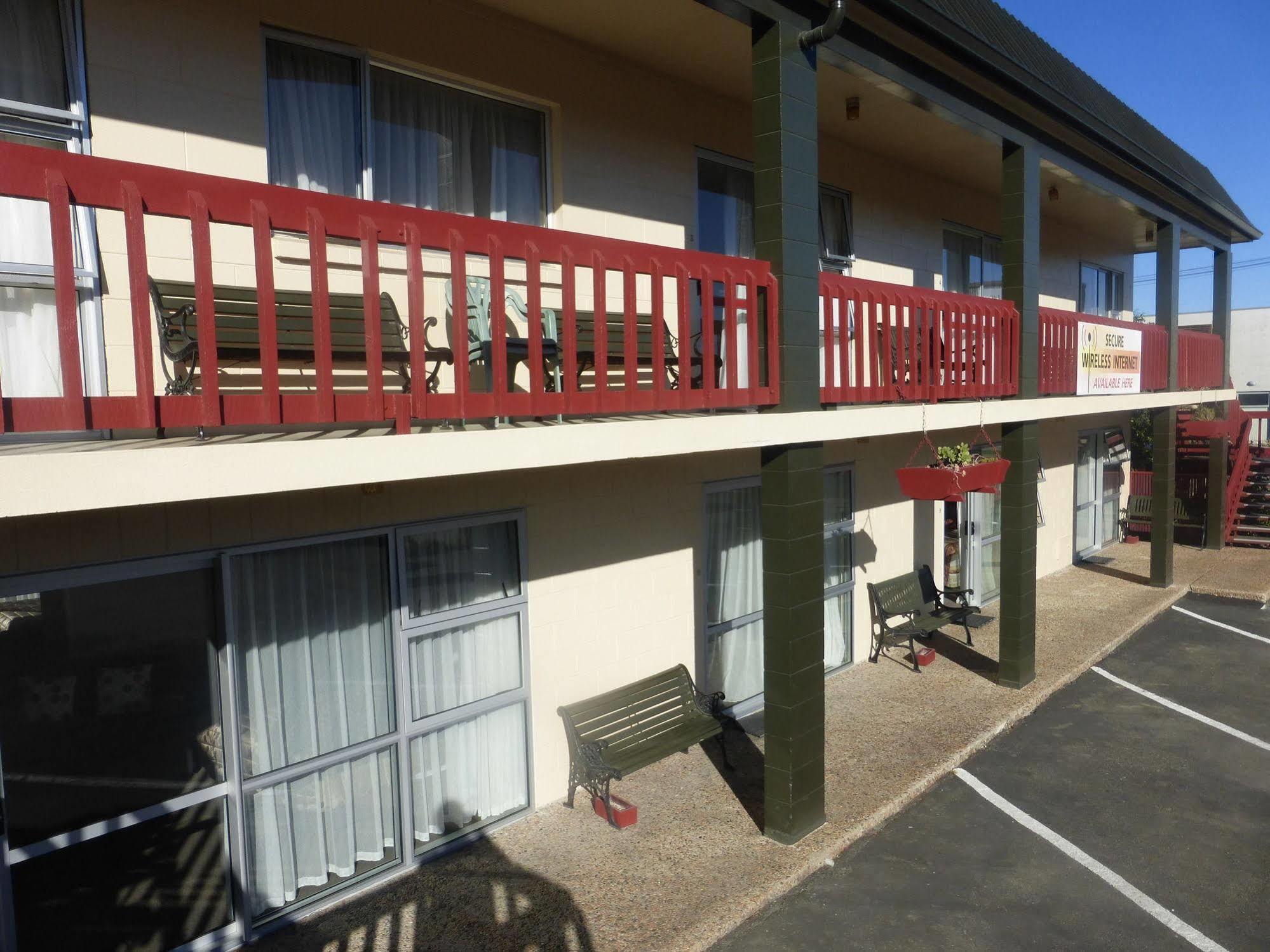 Alpine Motel Oamaru Exterior photo